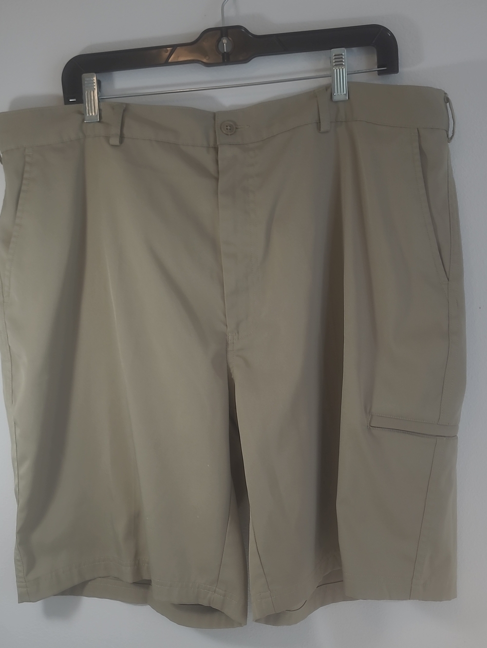 Pebble Beach Performance Tan Men's Golf  Shorts.  Size 40.
